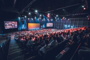 Conférence professionnelle au MEETT de Toulouse devant un large public